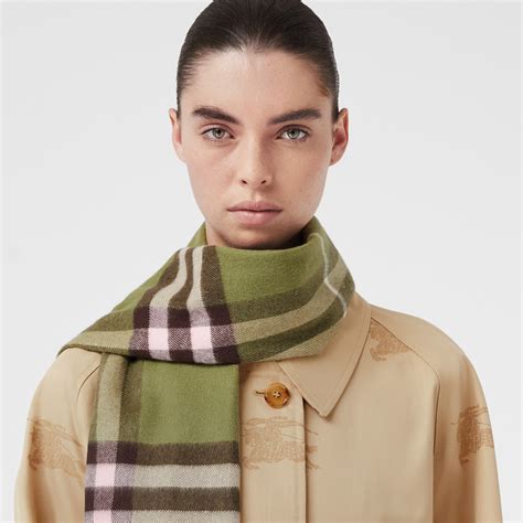 burberry scarf who wearing|burberry scarf 50 cashmere wool.